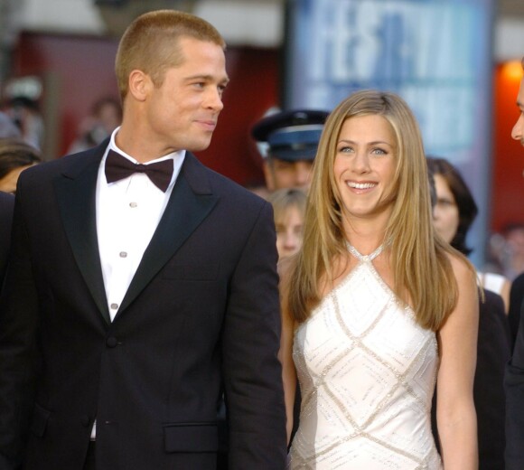 FAVORITTER: Brad og Jen var et av Hollywoods hotteste par. Så og si alt de foretok seg skapte overskrifter. Foto: NTB Scanpix FAVORITTER: Brad og Jen var et av Hollywoods hotteste par. Så og si alt de foretok seg skapte overskrifter. Foto: NTB Scanpix